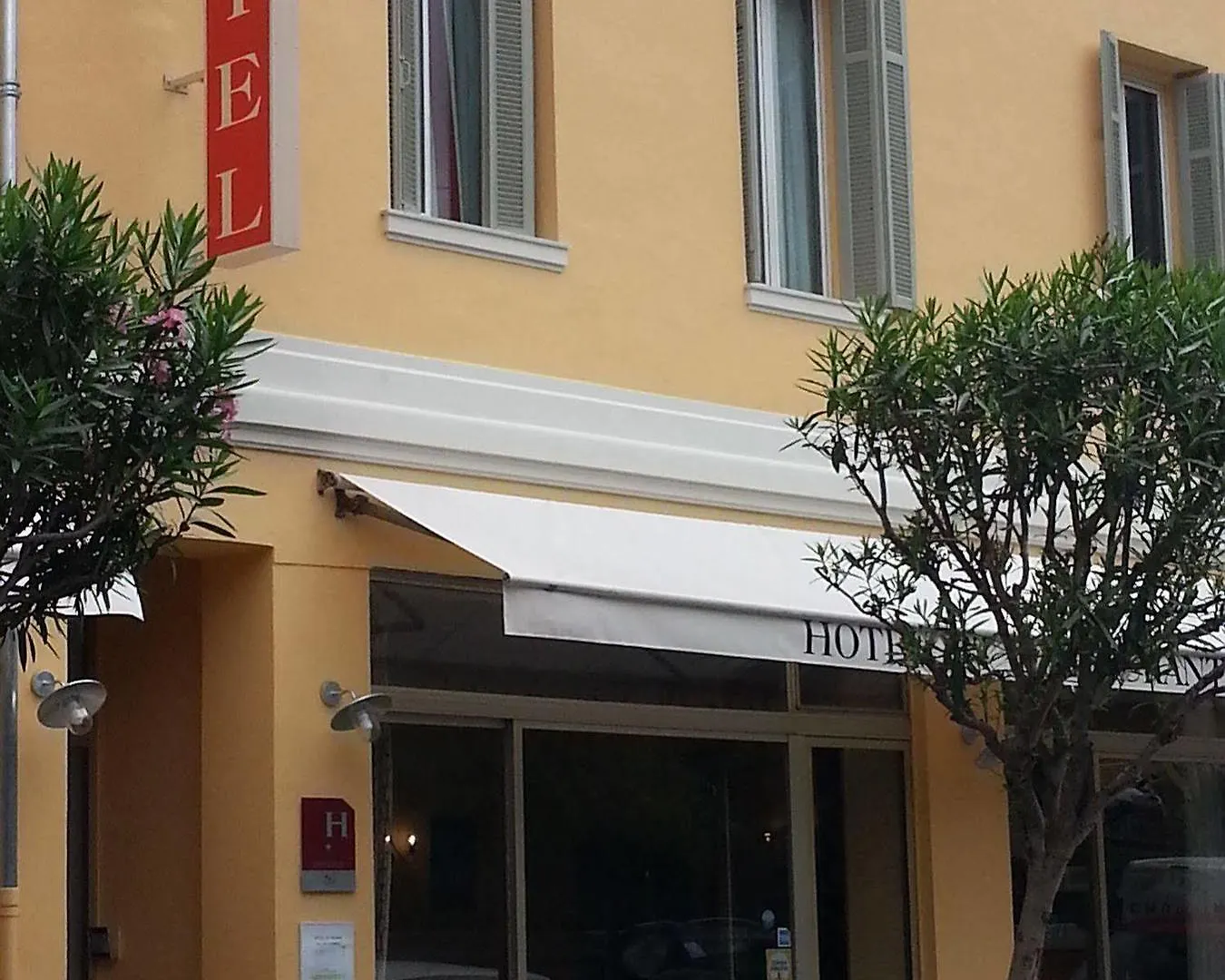 Hotel De Belgique A Menton